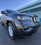 Used 2020 Jeep Grand Cherokee Laredo image 1