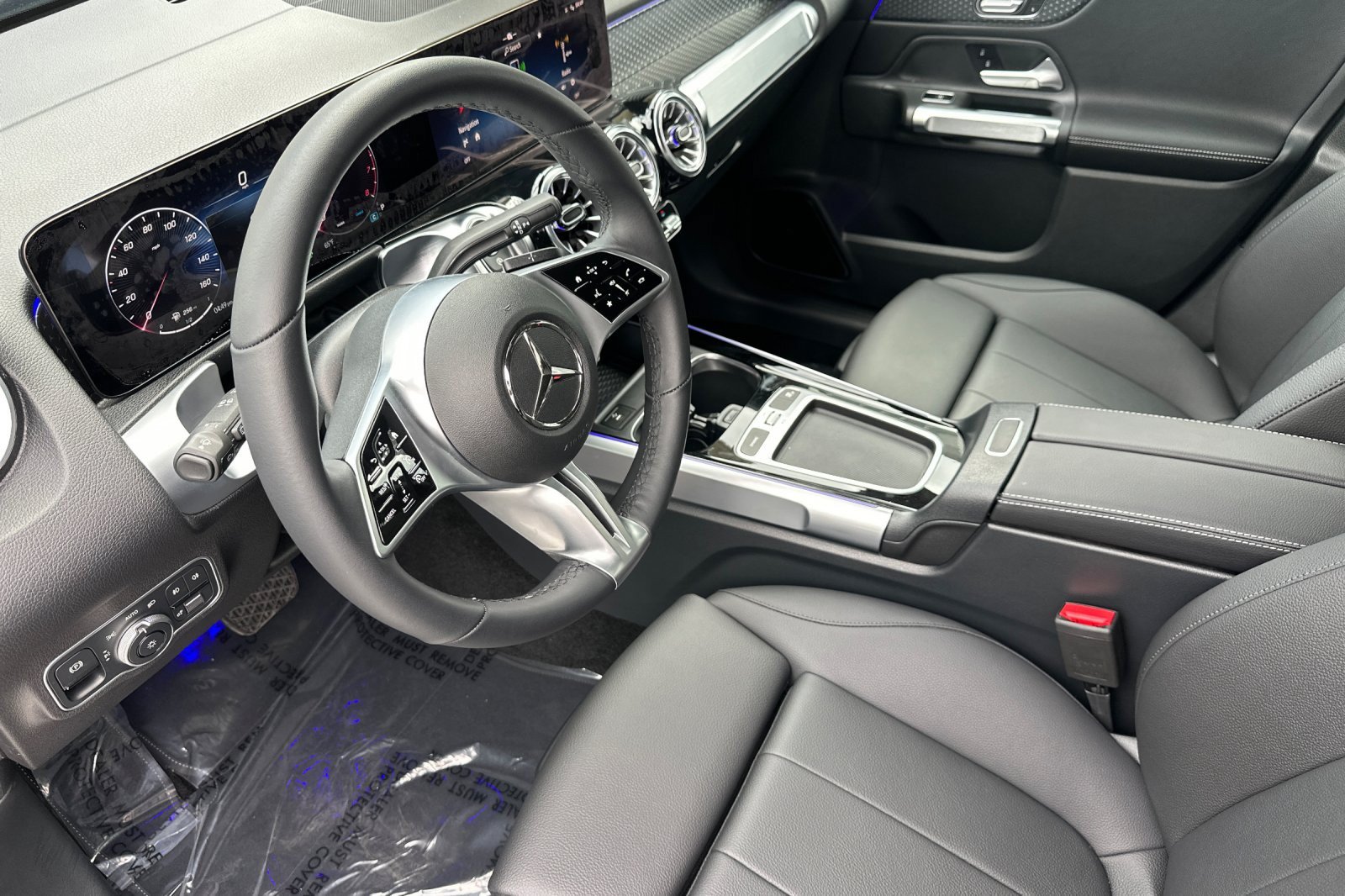 New 2025 Mercedes-Benz GLB 250 image 9