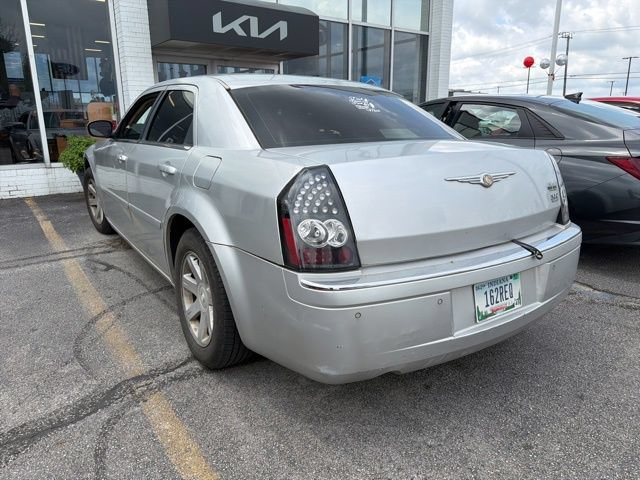 Used 2005 Chrysler 300 Touring RWD image 5