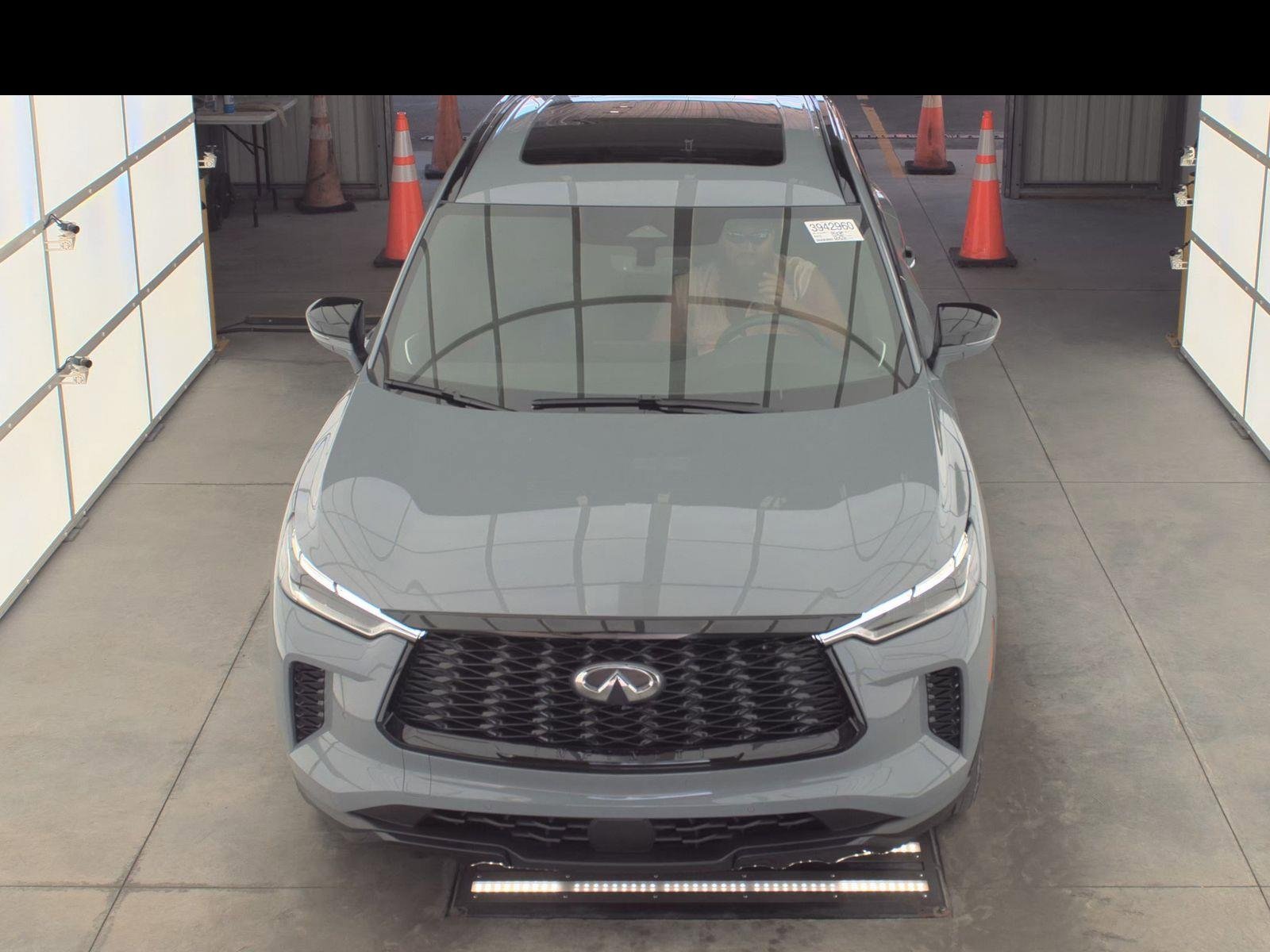 Certified 2025 INFINITI QX60 Luxe w/ Black Edition video 2