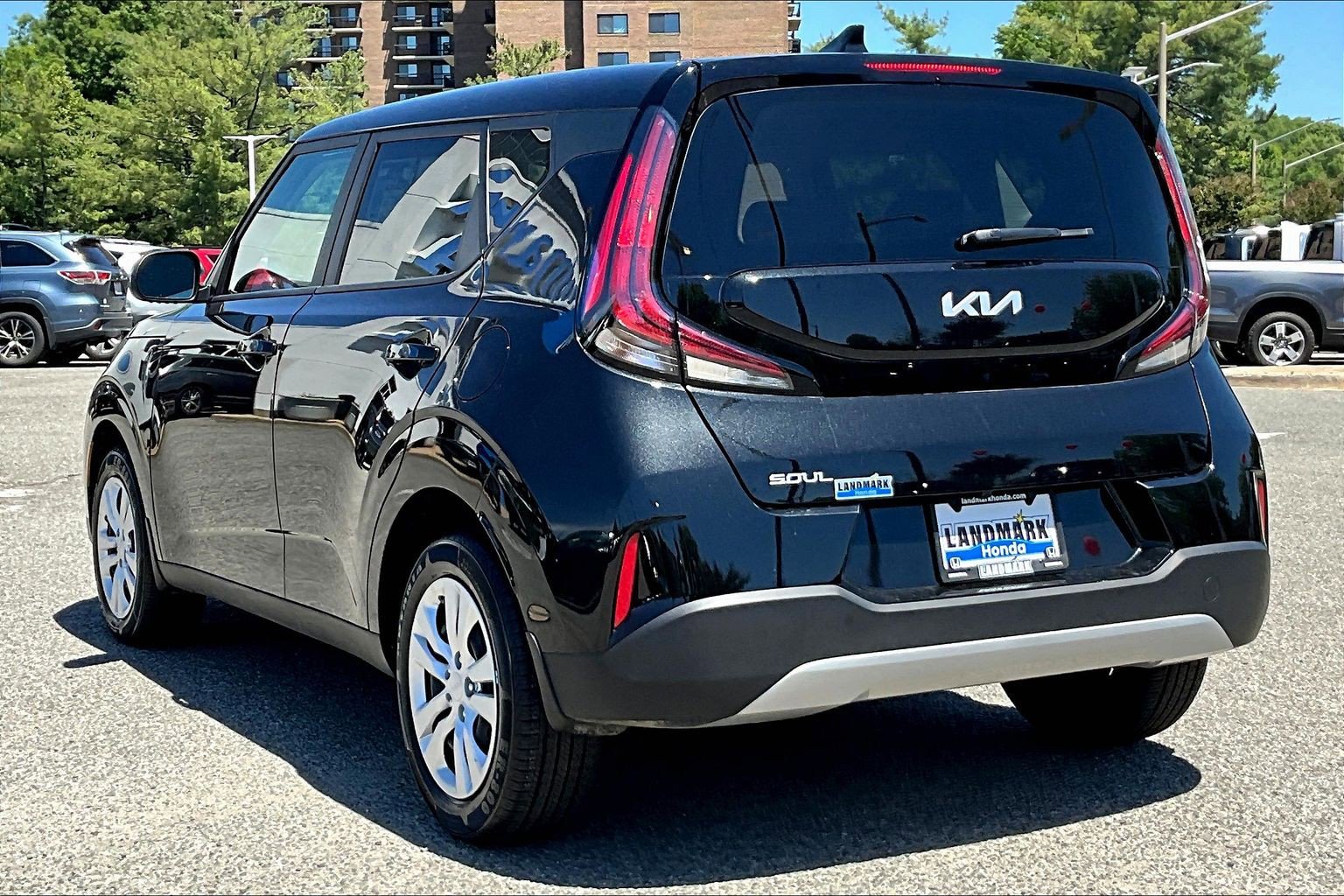 Used 2025 Kia Soul LX FWD image 12