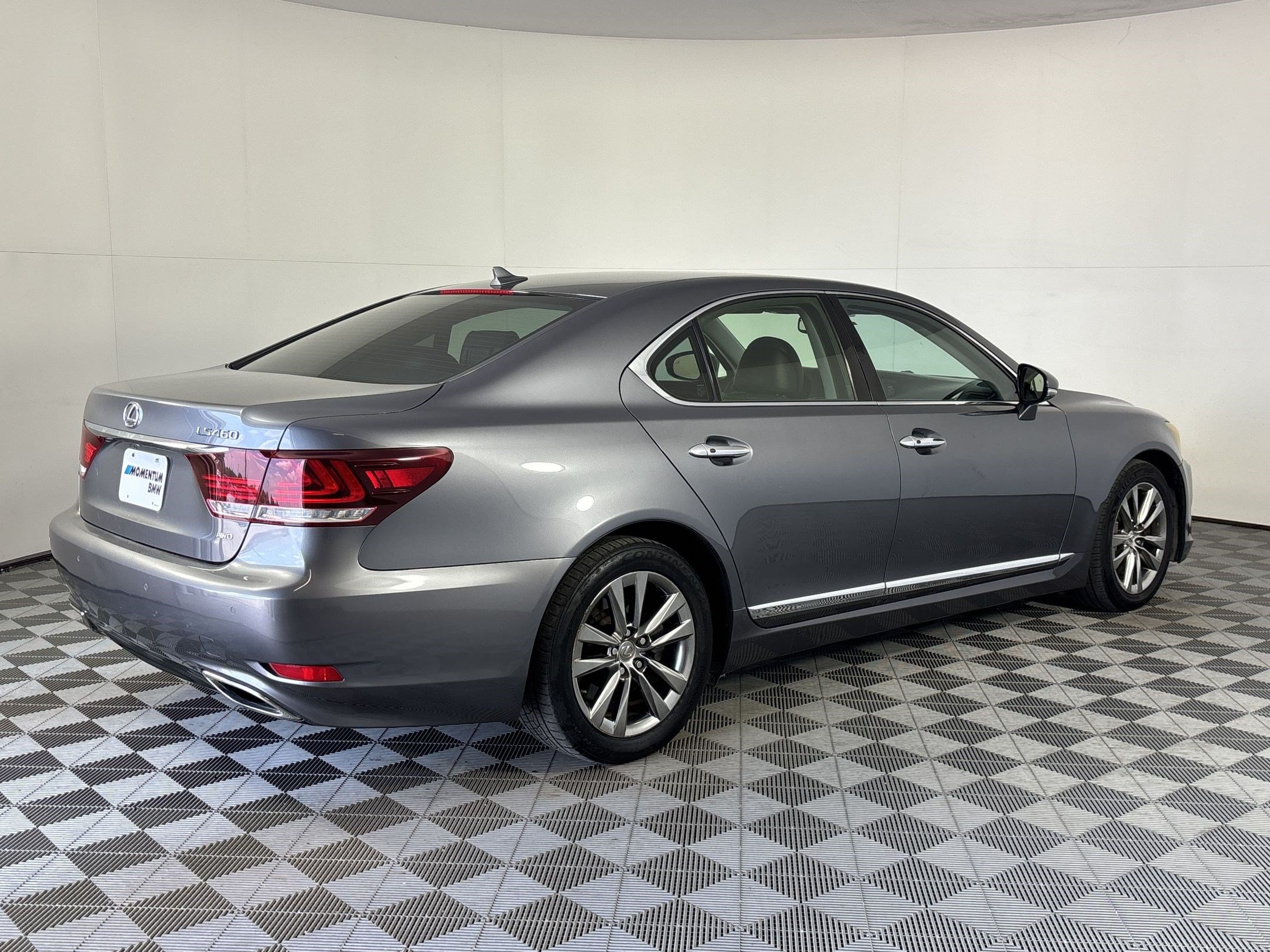 Used 2013 Lexus LS 460 AWD w/ Comfort Pkg image 9