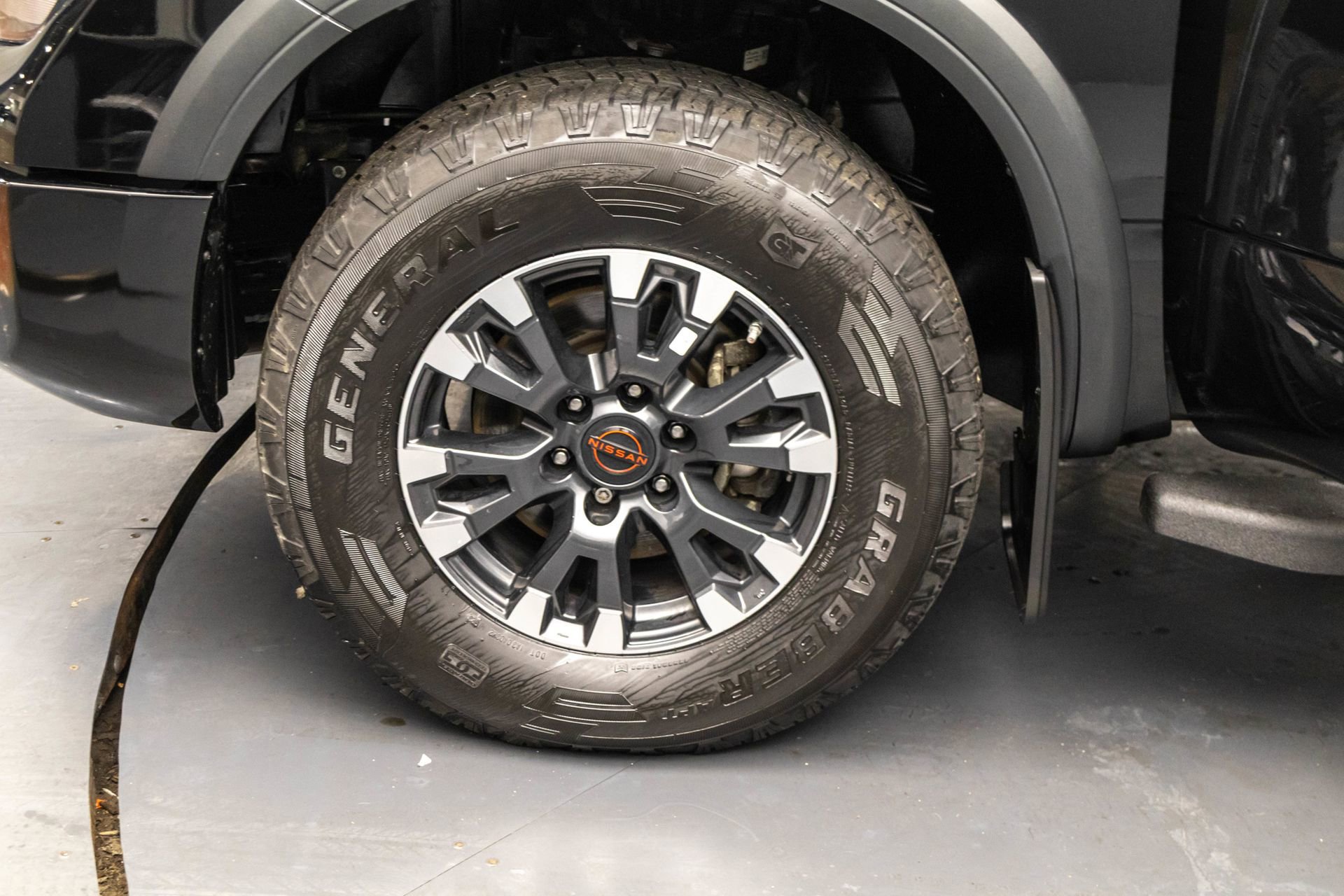 Used 2023 Nissan Titan PRO-4X w/ Pro-4x Convenience Package AWD/4WD image 45