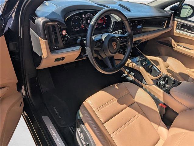 Used 2024 Porsche Cayenne image 2