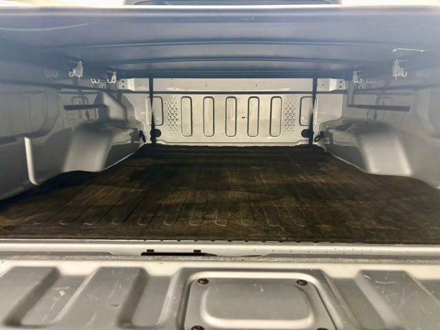 Used 2022 Jeep Gladiator Willys AWD/4WD image 34