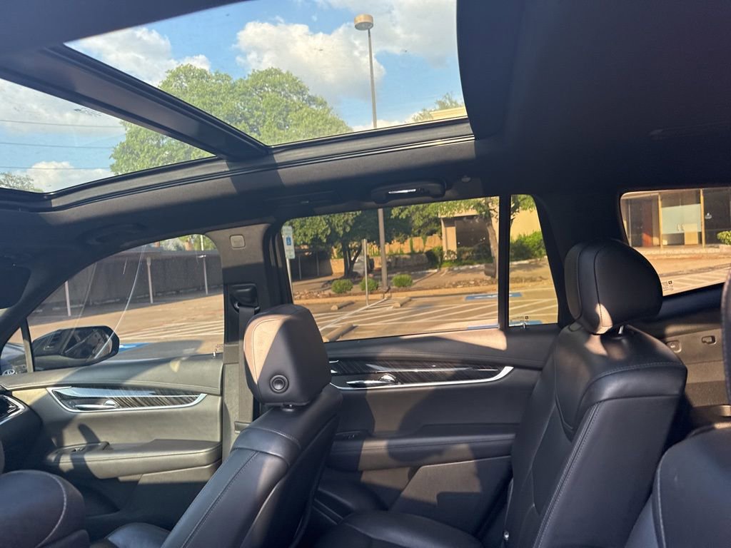 Used 2020 Cadillac XT6 Premium Luxury w/ LPO, Floor Liner Package FWD image 15
