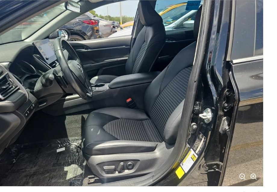 Used 2022 Toyota Camry SE FWD image 9
