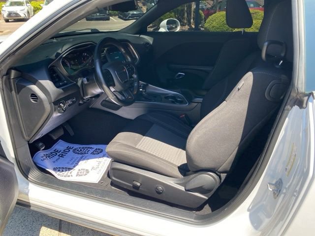Used 2022 Dodge Challenger SXT w/ Driver Convenience Group RWD image 20