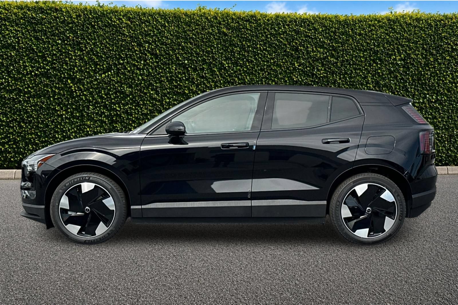 New 2025 Volvo EX30 Plus w/ Protection Package Premier AWD/4WD image 3