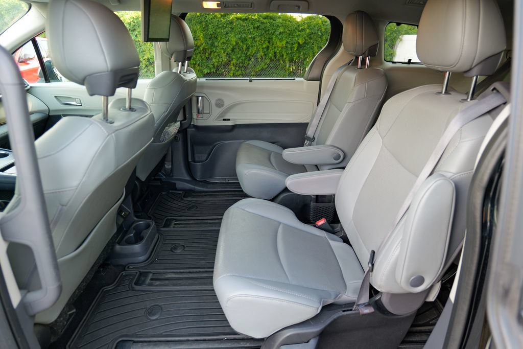 Used 2023 Toyota Sienna Limited AWD/4WD image 25