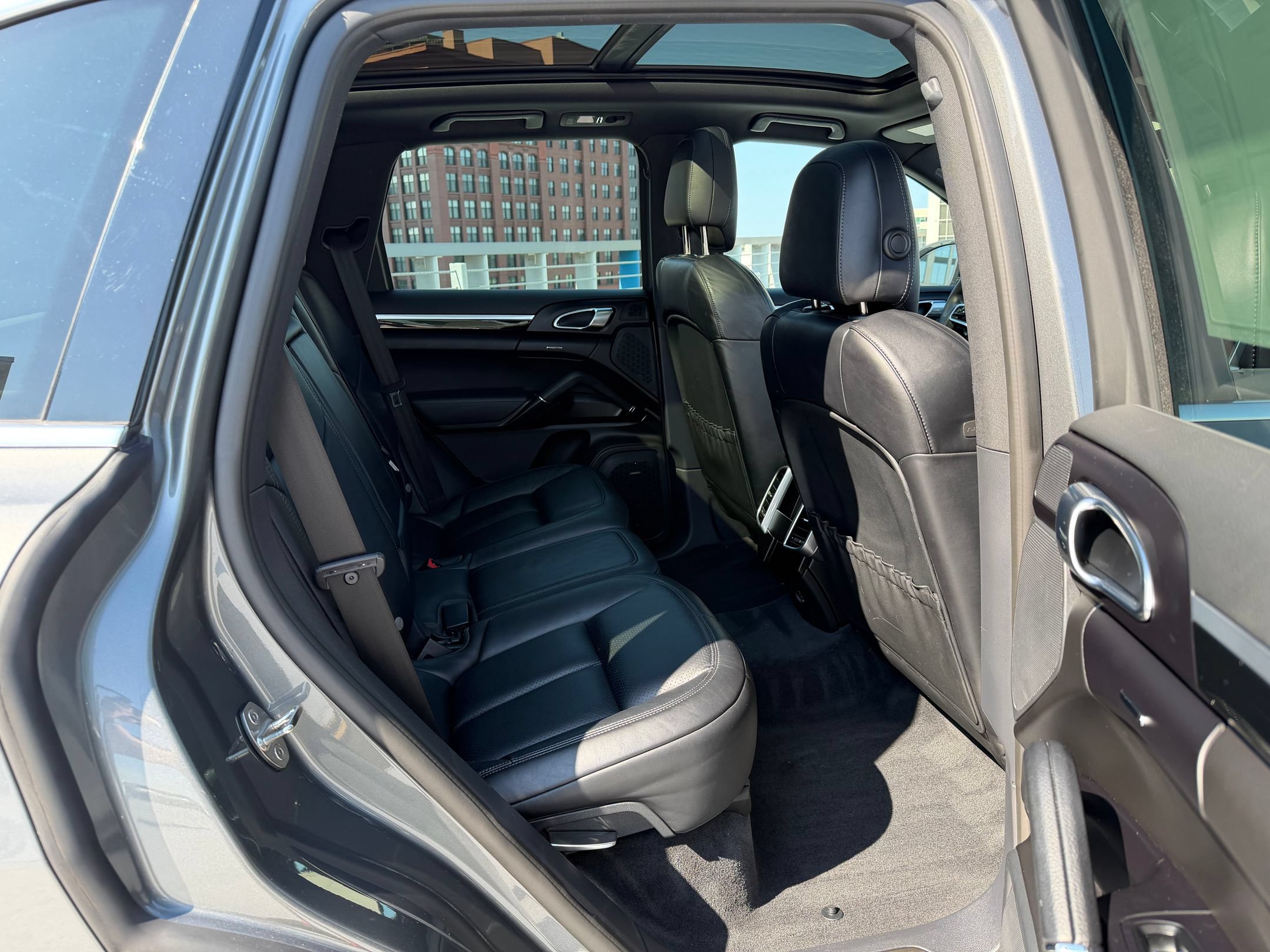 Certified 2018 Porsche Cayenne S Platinum AWD/4WD image 24