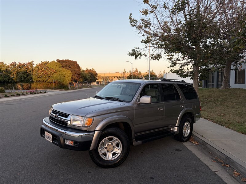 Used 2001 Toyota 4Runner SR5 w/ Upgrade Value Pkg 3 RWD image 1