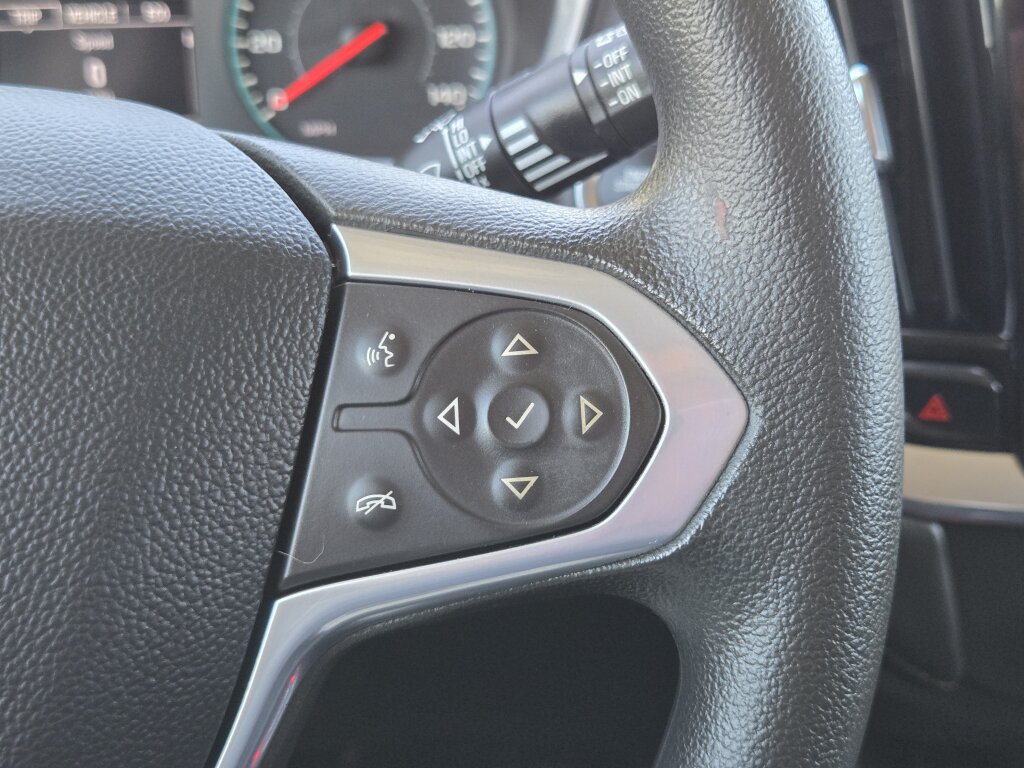 Used 2021 Chevrolet Traverse LS FWD image 19