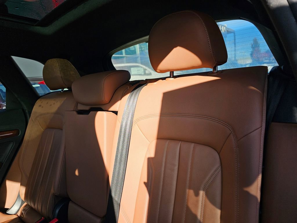 Used 2022 Audi Q5 2.0T Premium w/ Convenience Package image 11