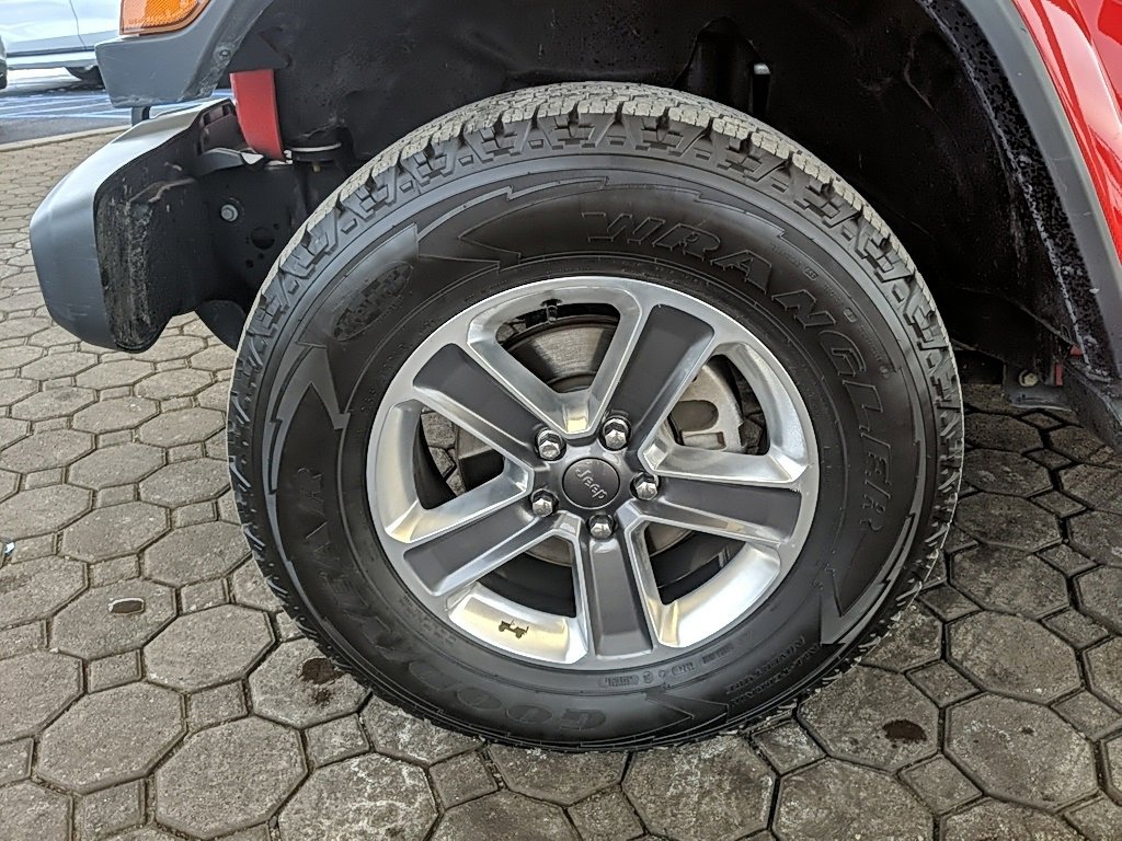 Used 2018 Jeep Wrangler Unlimited Sahara image 10