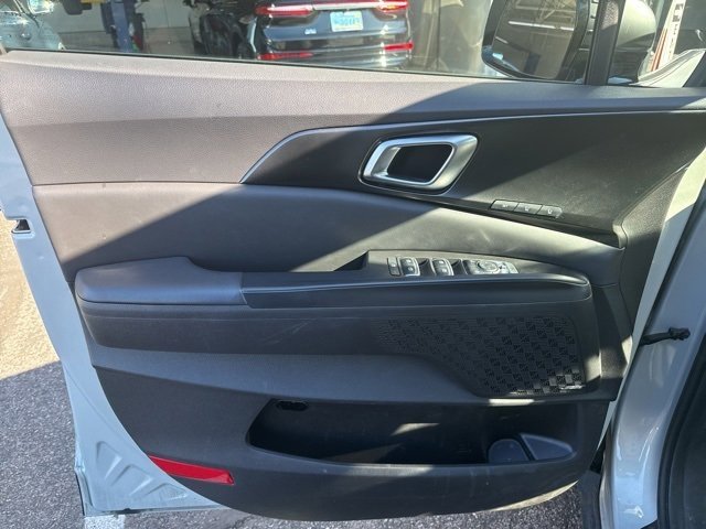 Used 2025 Kia Carnival SX Prestige image 12