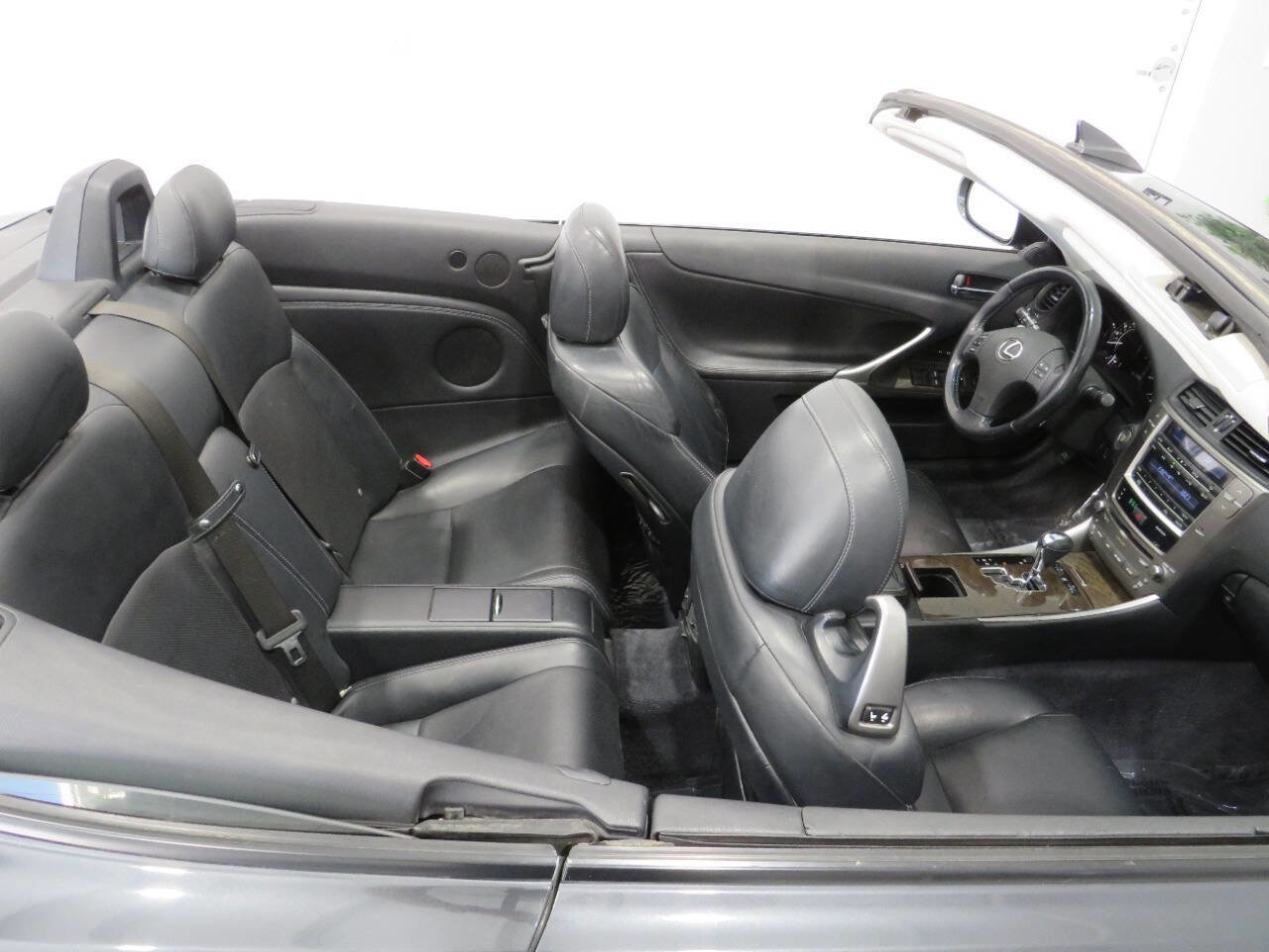Used 2010 Lexus IS 250C image 29