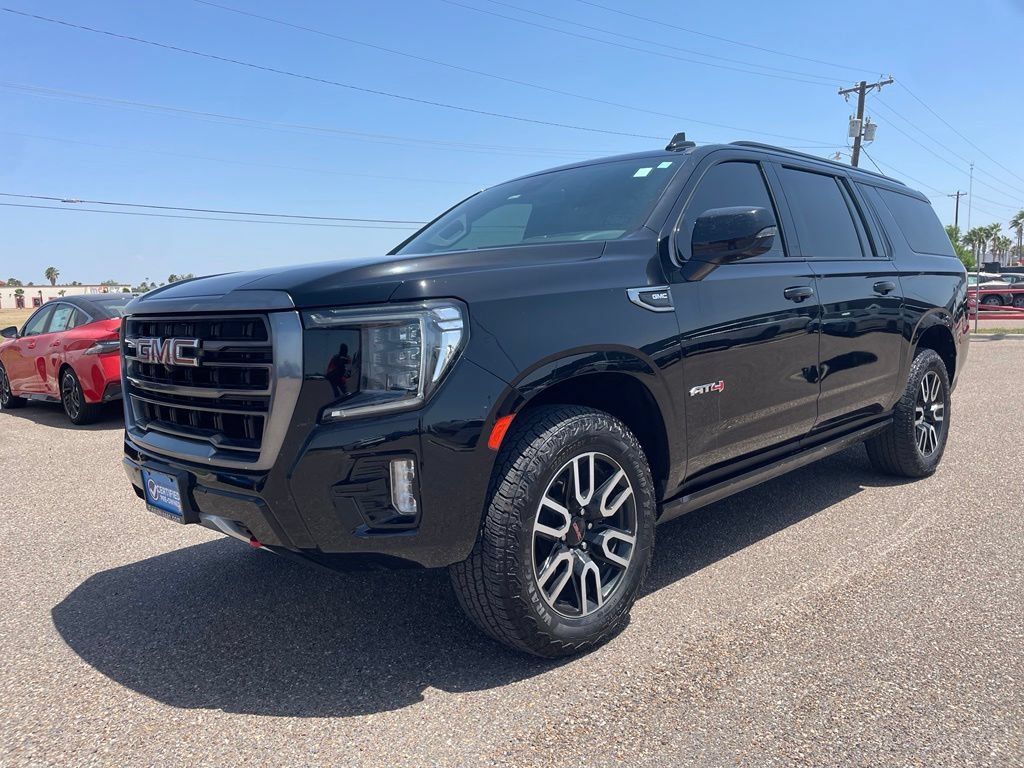 Used 2024 GMC Yukon XL AT4 w/ Technology Package AWD/4WD image 3