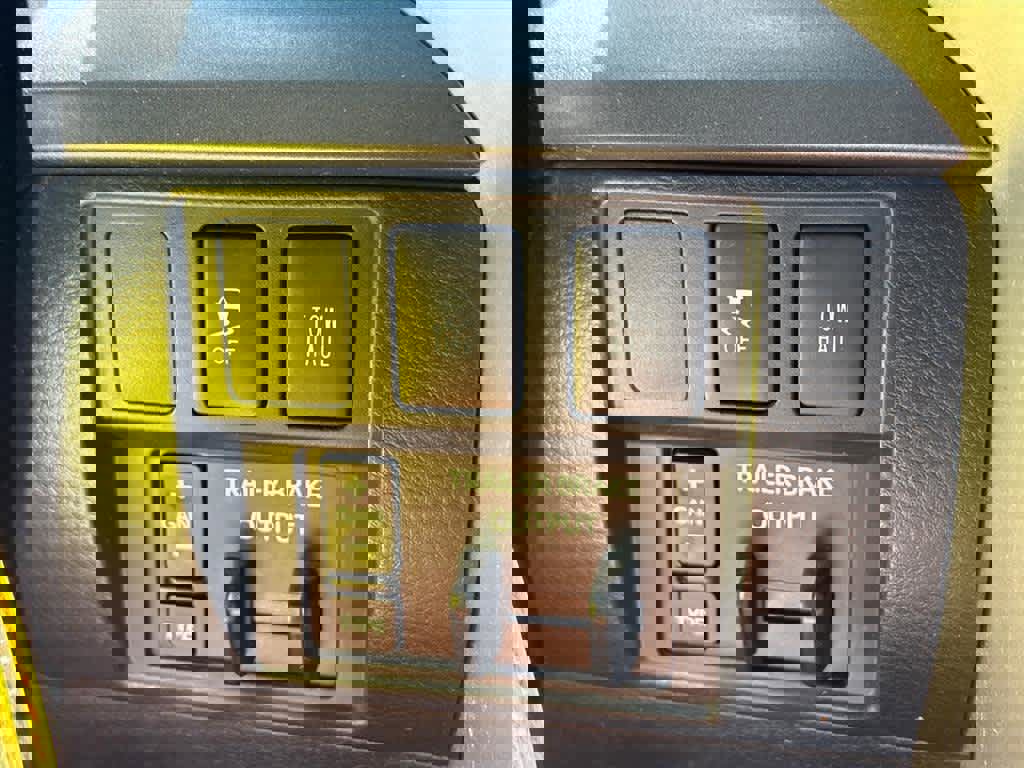 Used 2017 Toyota Tundra SR5 AWD/4WD image 16