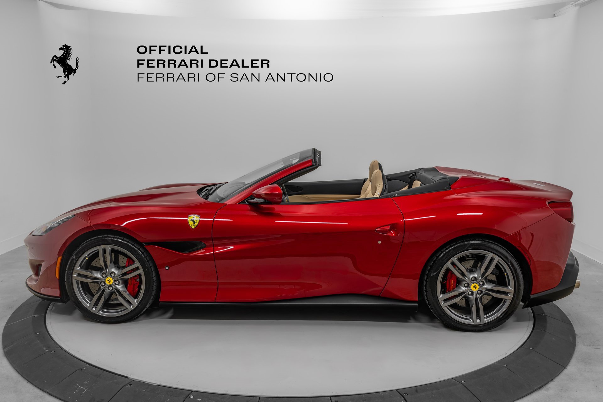 Certified 2020 Ferrari Portofino image 3