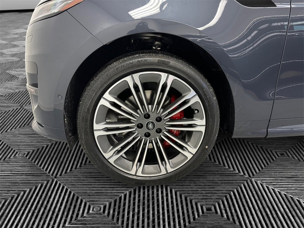 New 2025 Land Rover Range Rover Sport Dynamic SE image 12