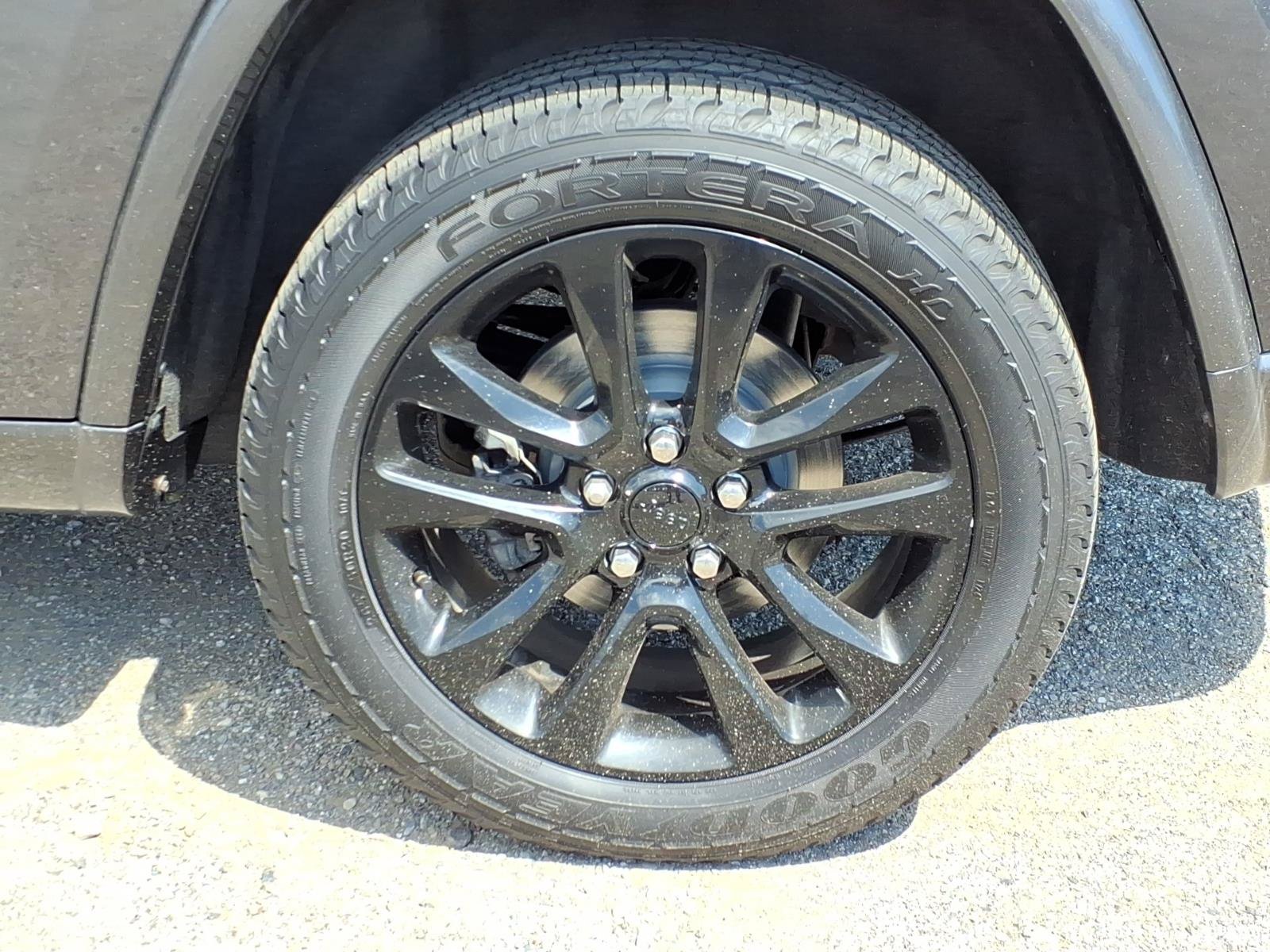 Used 2020 Jeep Grand Cherokee Altitude AWD/4WD image 7