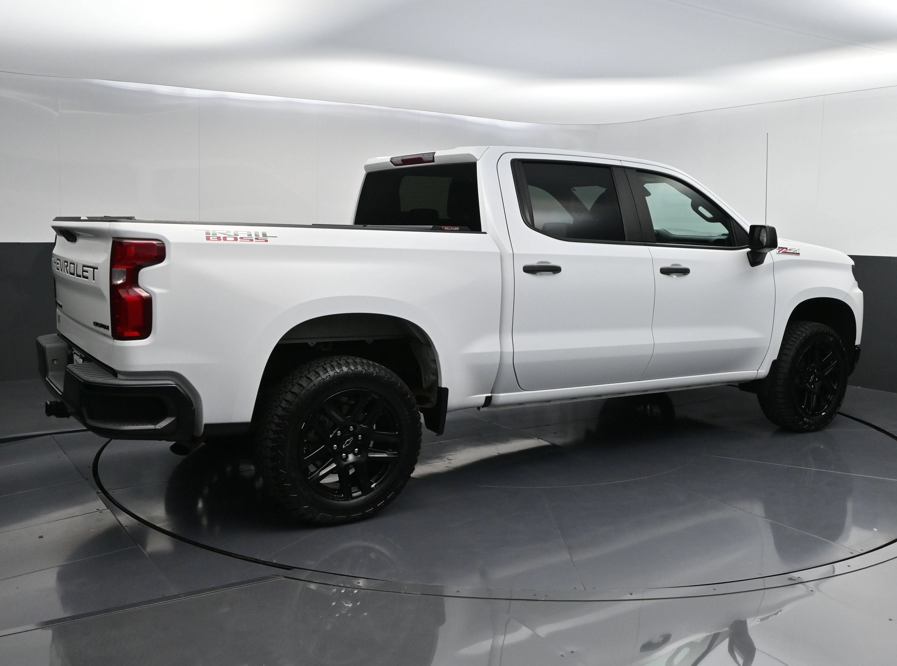 Used 2022 Chevrolet Silverado 1500 Custom Trail Boss w/ LPO, Dark Essentials Package AWD/4WD image 7