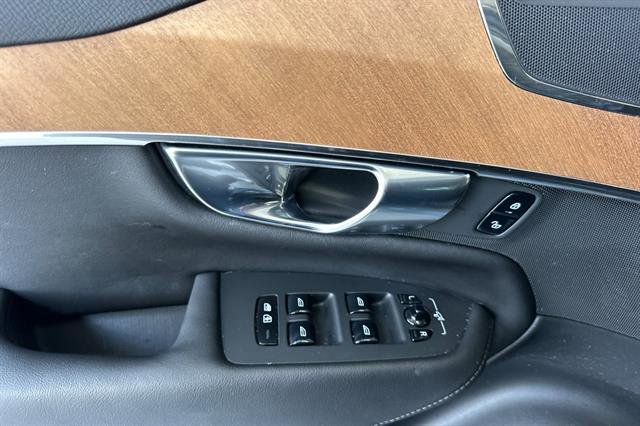 Certified 2023 Volvo XC90 T8 Plus image 9