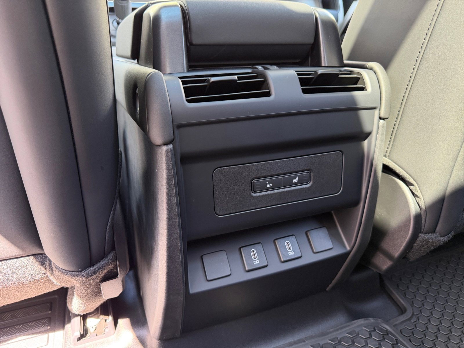 New 2026 Land Rover Defender 110 S AWD/4WD image 18