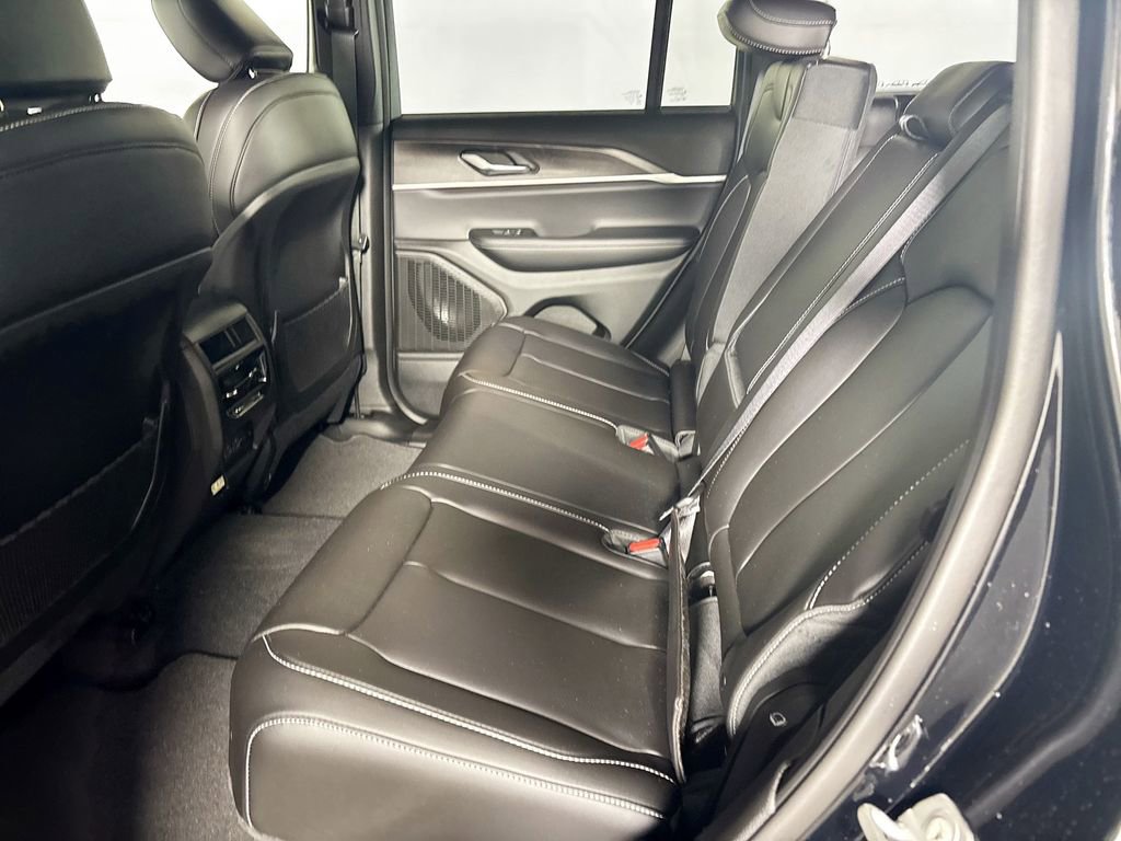 New 2025 Jeep Grand Cherokee Limited w/ MOPAR Finishing Package AWD/4WD image 21