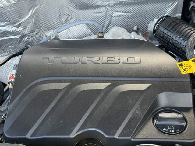 Used 2024 Chevrolet Trax LT w/ LT Convenience Package image 30