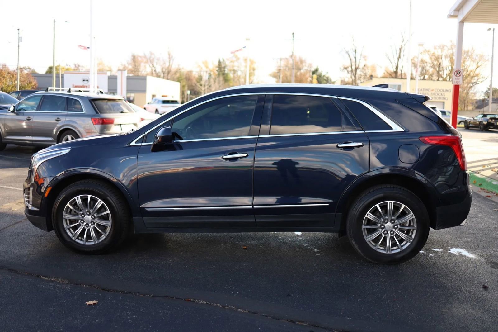 Used 2017 Cadillac XT5 Luxury w/ Driver Awareness Package AWD/4WD image 8