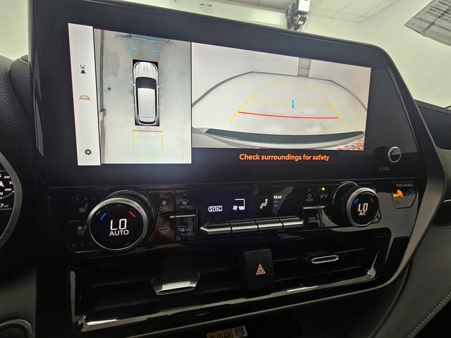 Used 2024 Toyota Highlander Limited image 21