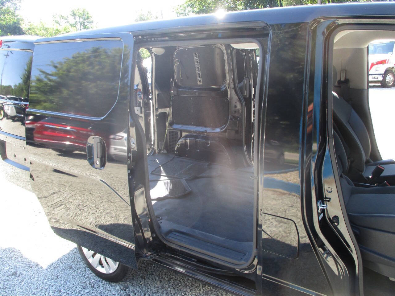 Used 2014 Nissan NV200 SV w/ Technology Package FWD image 29