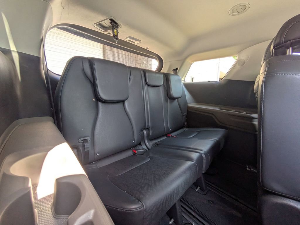 Used 2025 Kia Carnival FWD image 26