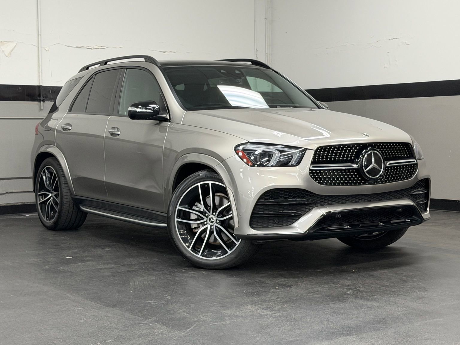 Certified 2023 Mercedes-Benz GLE 450 4MATIC image 2