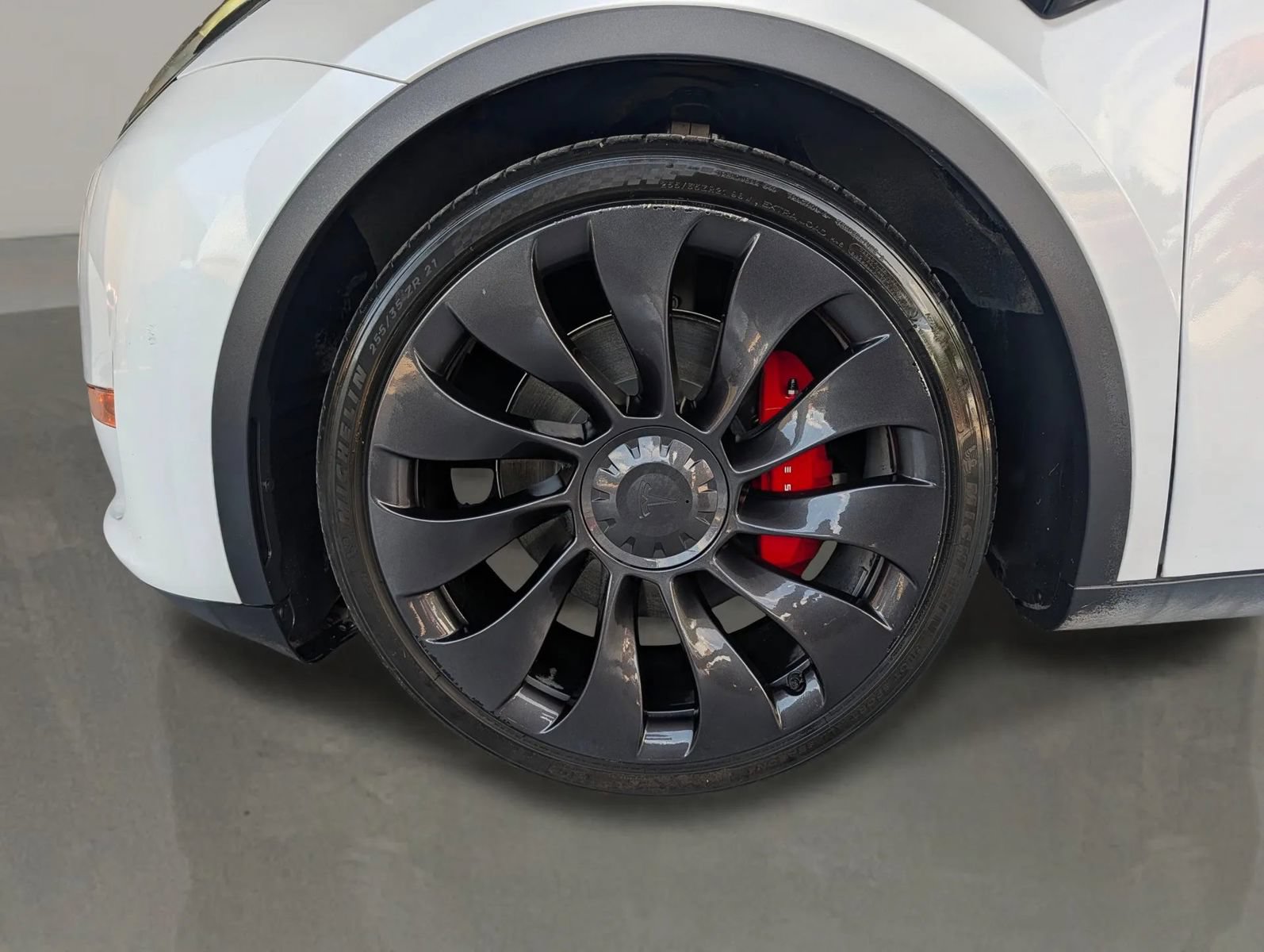 Used 2023 Tesla Model Y Performance AWD/4WD image 9
