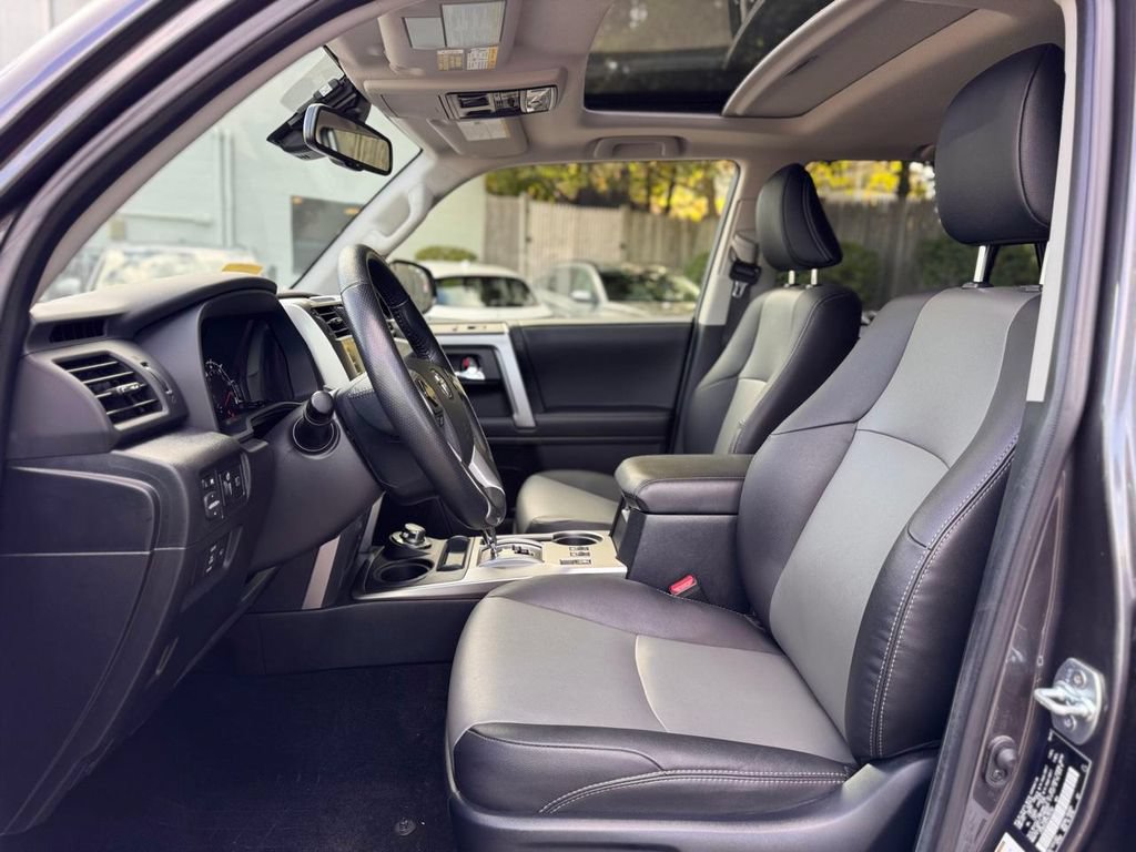 Used 2023 Toyota 4Runner SR5 Premium w/ Moonroof Package AWD/4WD image 18