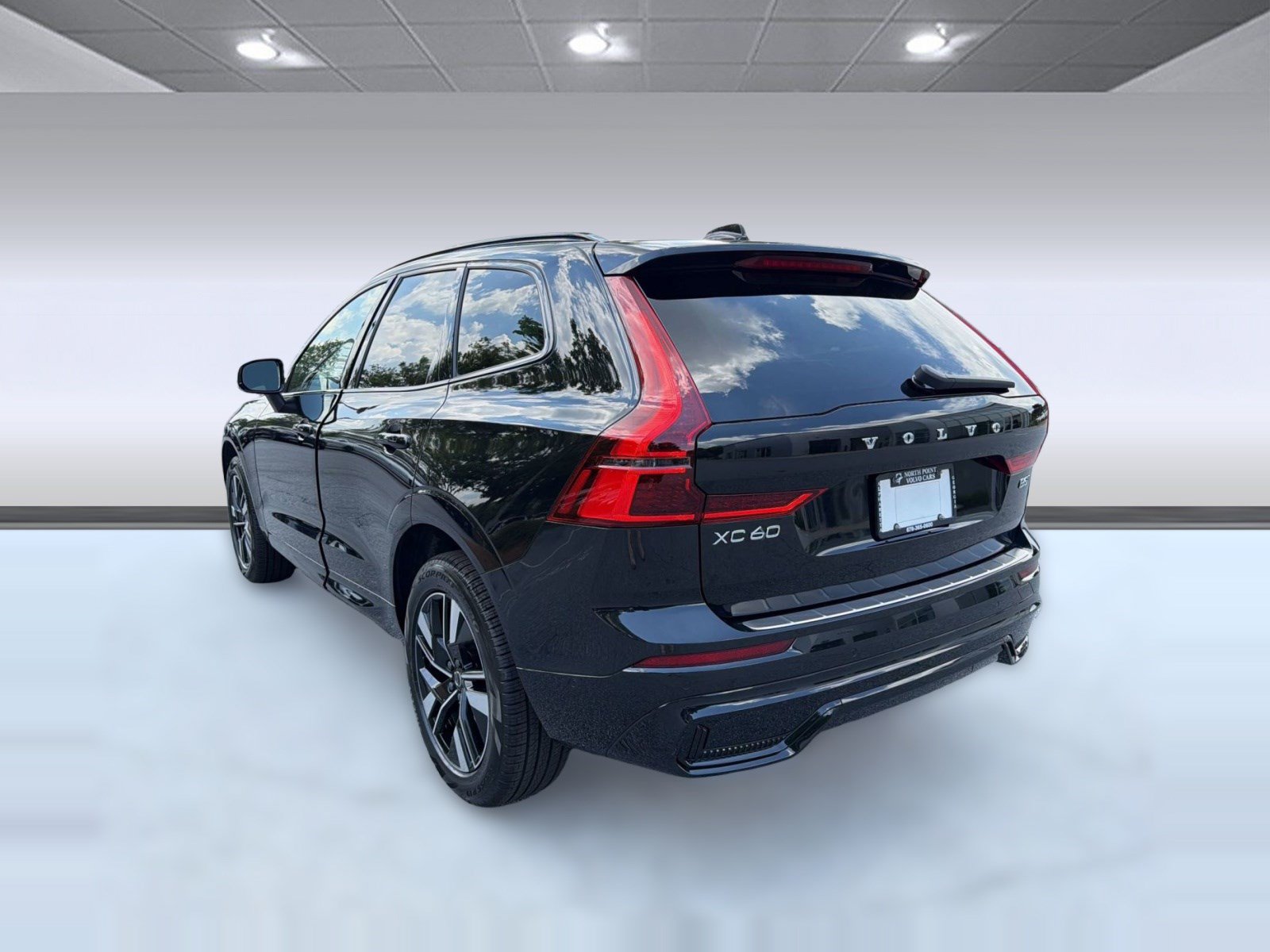 New 2026 Volvo XC60 B5 Plus w/ Climate Package AWD/4WD image 3