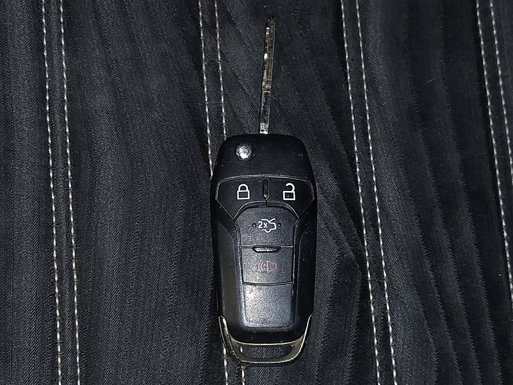 Used 2016 Ford Fusion SE FWD image 32