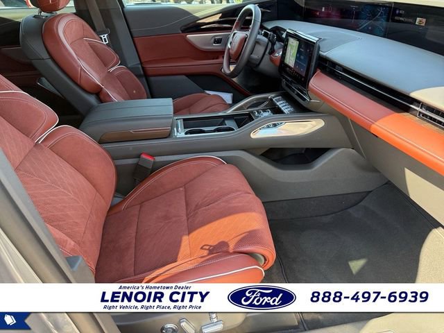 Used 2025 Lincoln Nautilus Black Label image 13
