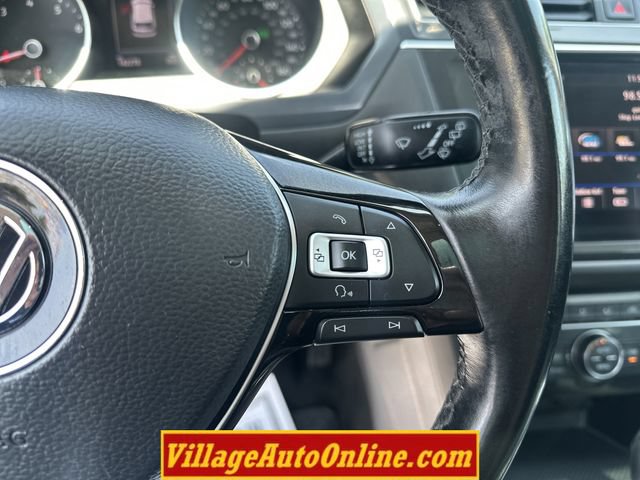 Used 2018 Volkswagen Tiguan SEL AWD/4WD image 29