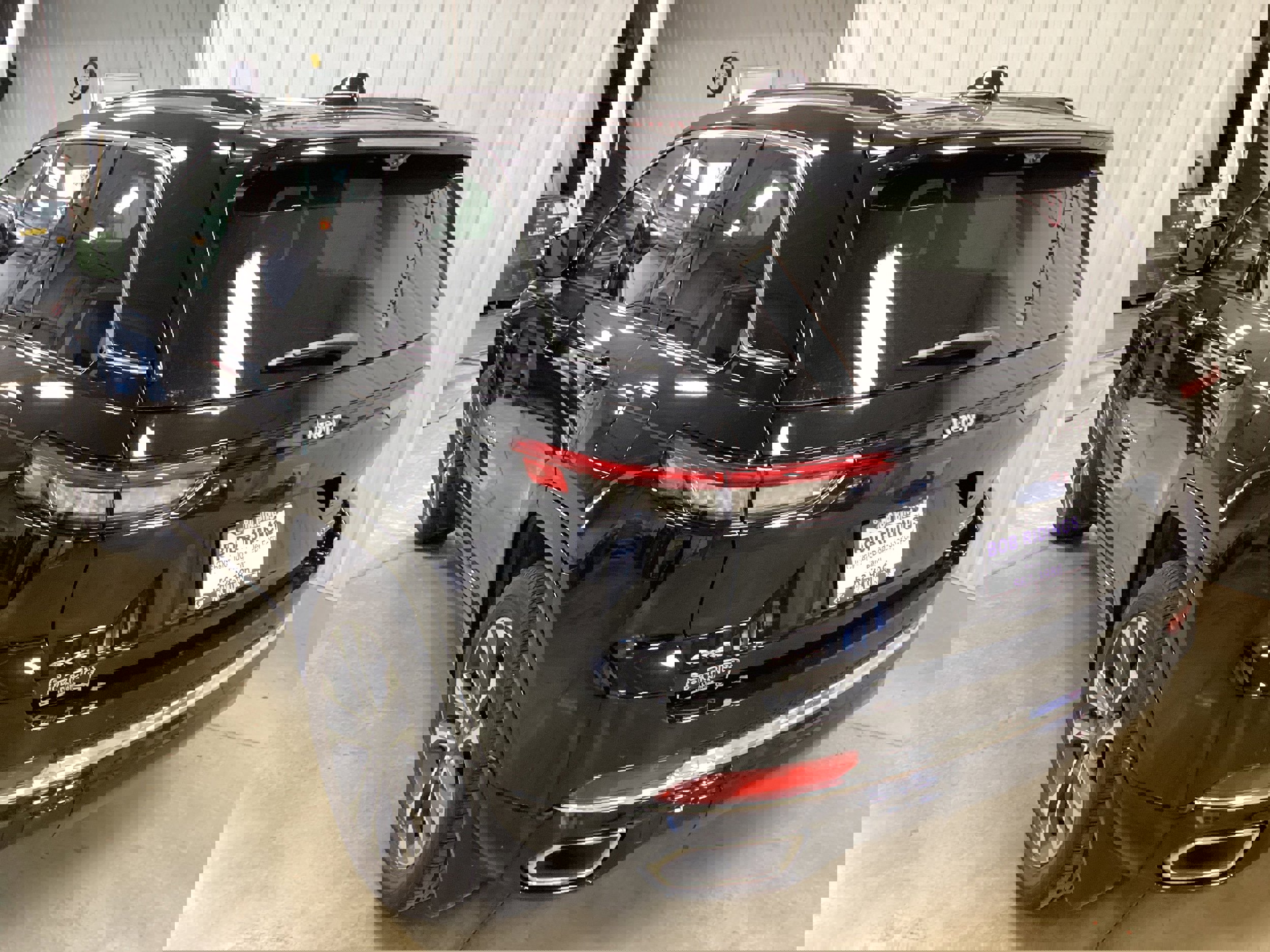 Used 2023 Jeep Grand Cherokee Overland w/ Adv Protech Group III image 3