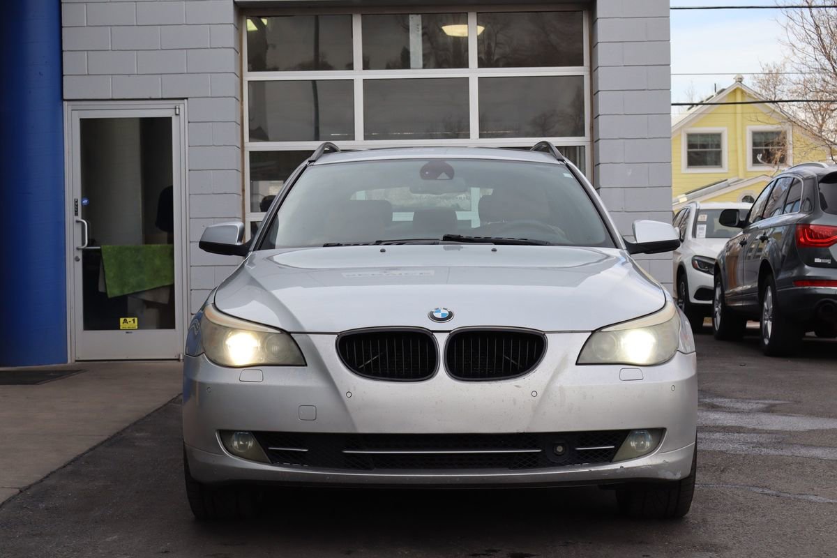 Used 2010 BMW 535i xDrive Wagon AWD/4WD image 7