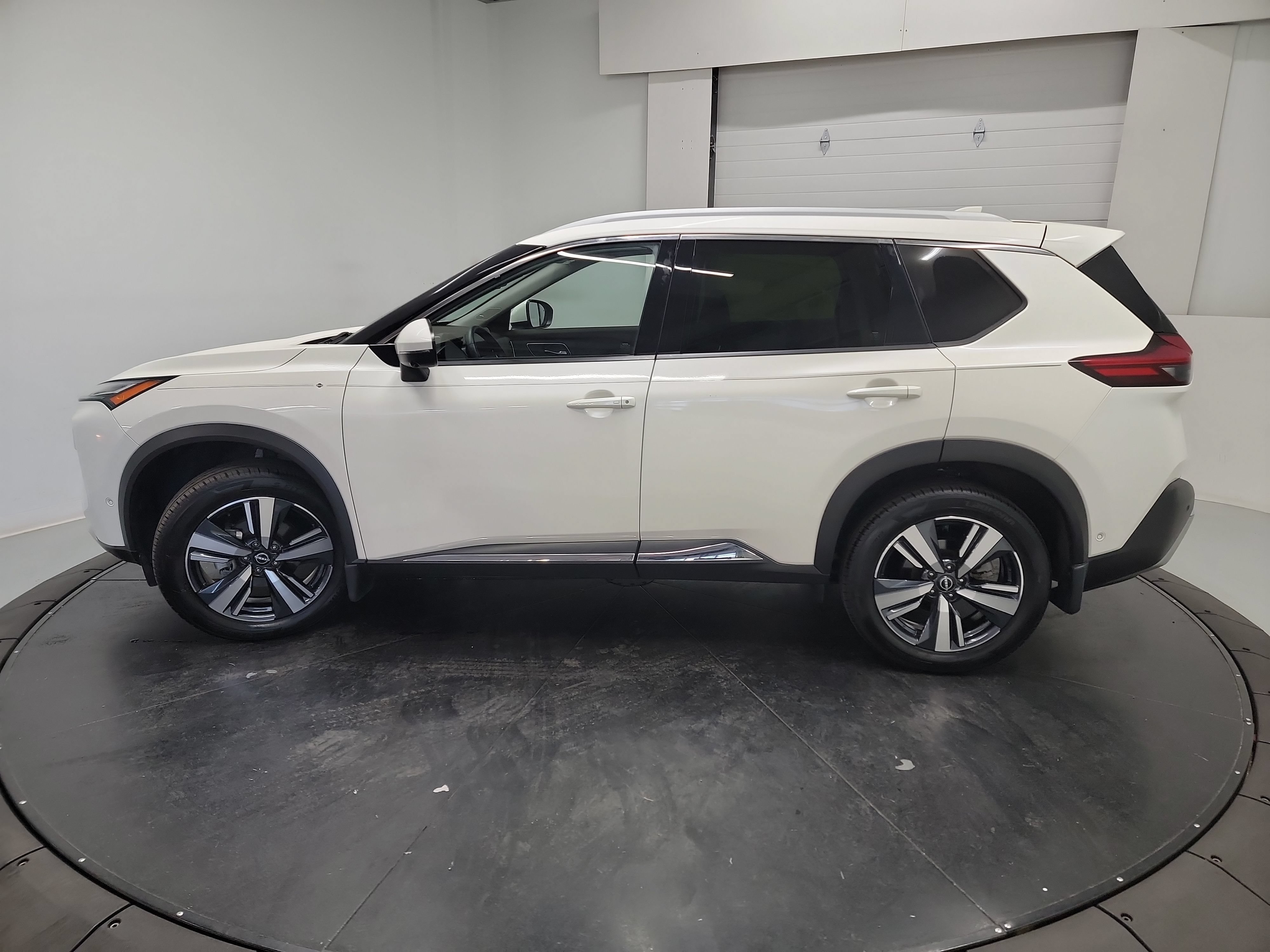 Used 2023 Nissan Rogue Platinum w/ Platinum Premium Package AWD/4WD image 4