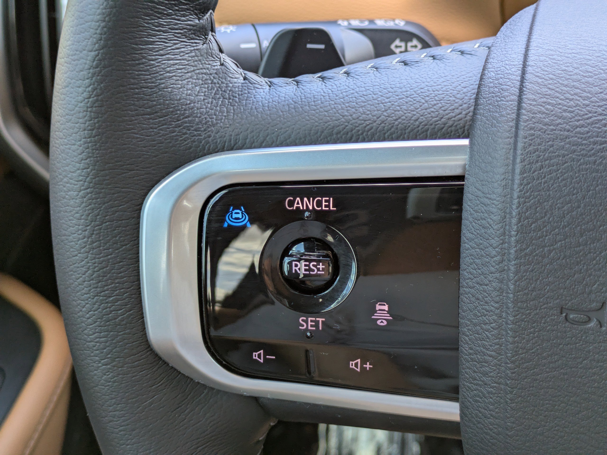 Used 2025 Nissan Armada SL w/ Captain's Chari Seat Package image 23