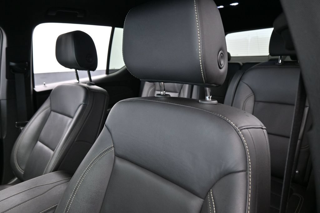 Used 2022 Chevrolet Traverse LT w/ LPO, Floor Liner Package FWD image 18