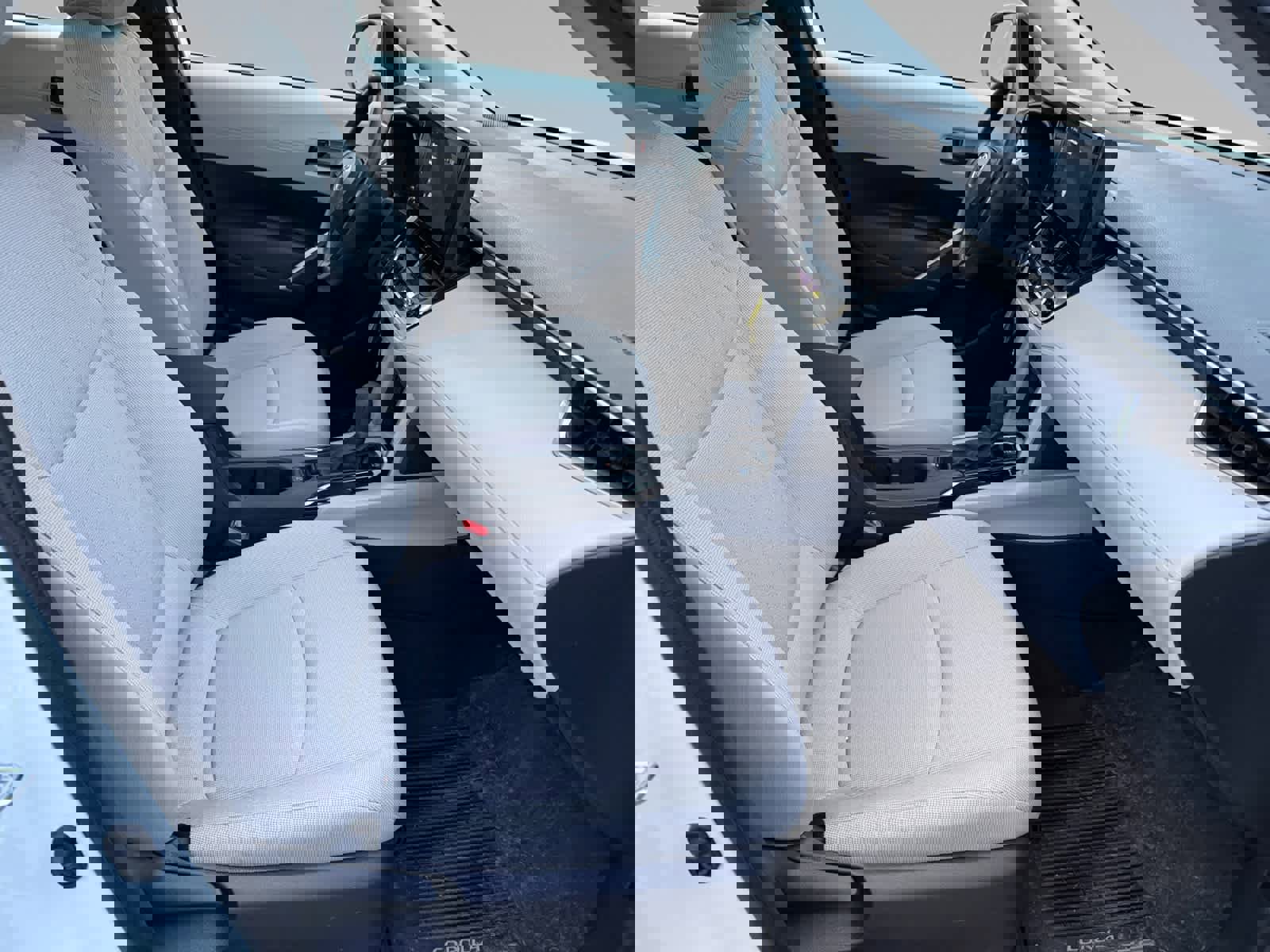 Used 2025 Toyota Corolla Cross L image 9