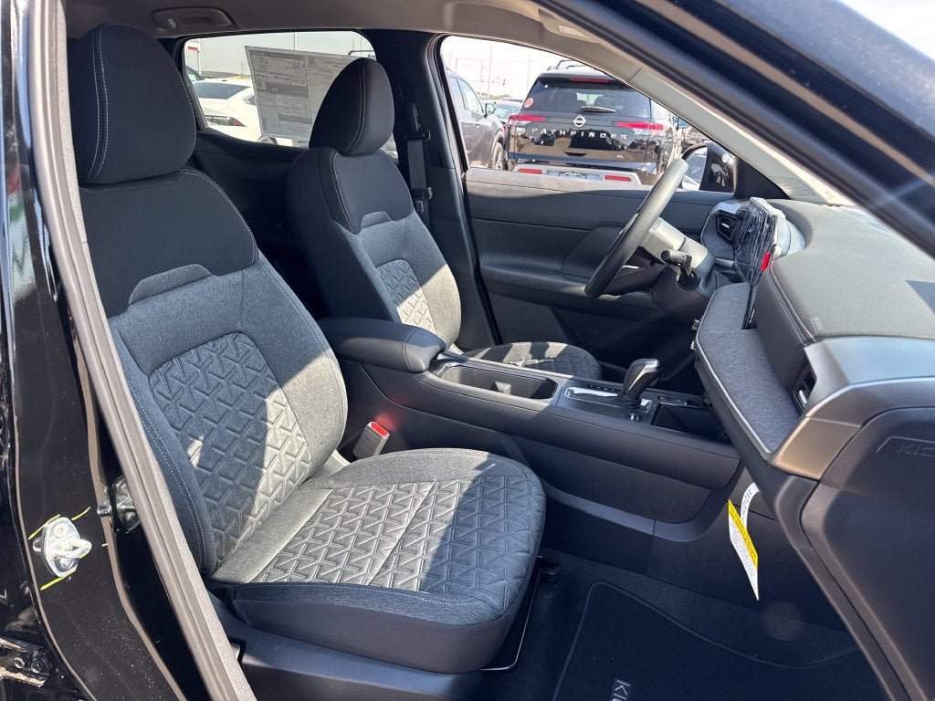 New 2027 Nissan Kicks SV AWD/4WD image 11