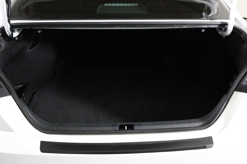 Used 2025 Toyota Camry SE w/ Convenience Package FWD image 12